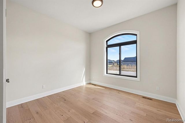 57135 Meadowridge Drive, Washington, MI 48094