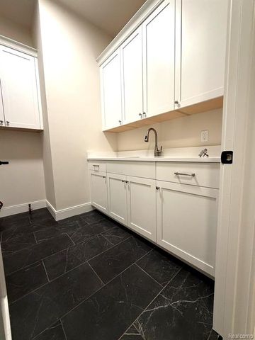 57135 Meadowridge Drive, Washington, MI 48094