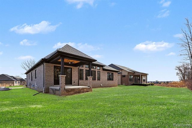 57135 Meadowridge Drive, Washington, MI 48094