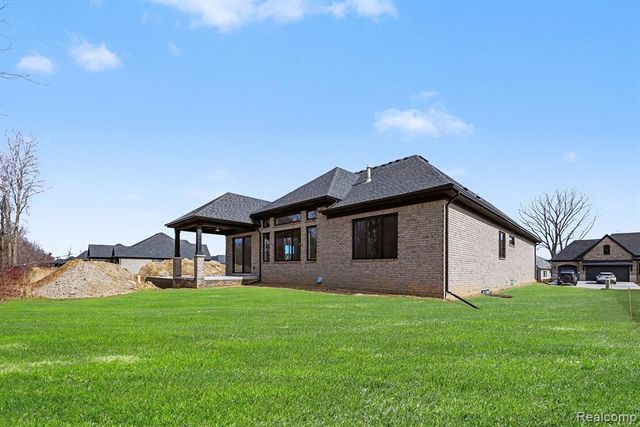 57135 Meadowridge Drive, Washington, MI 48094