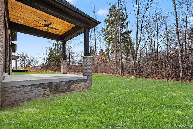 57135 Meadowridge Drive, Washington, MI 48094