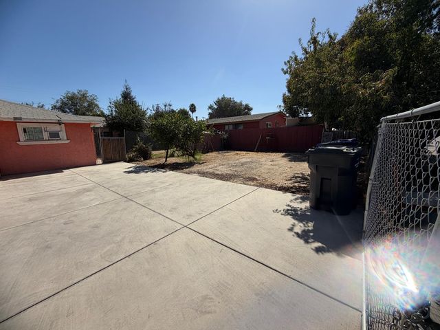 802 wheatley, Modesto, CA 95351