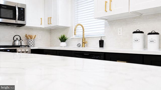 549 S 6TH ST, Camden, NJ 08103