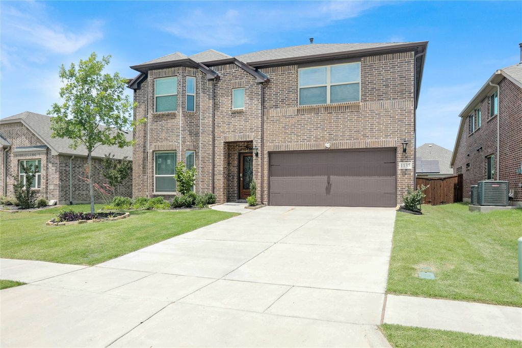 1135 Saddle Ridge Drive, Aubrey, TX 76227