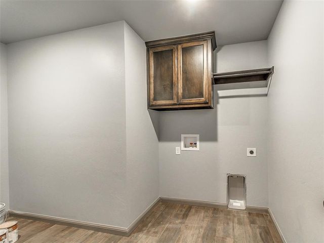 8651 Oak Tree Circle, Edmond, OK 73025