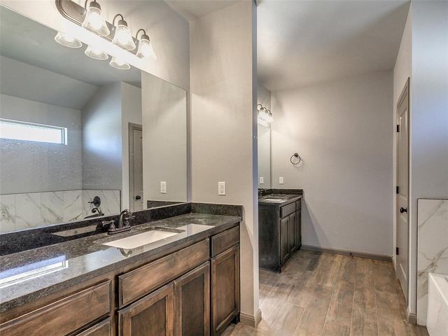 8651 Oak Tree Circle, Edmond, OK 73025