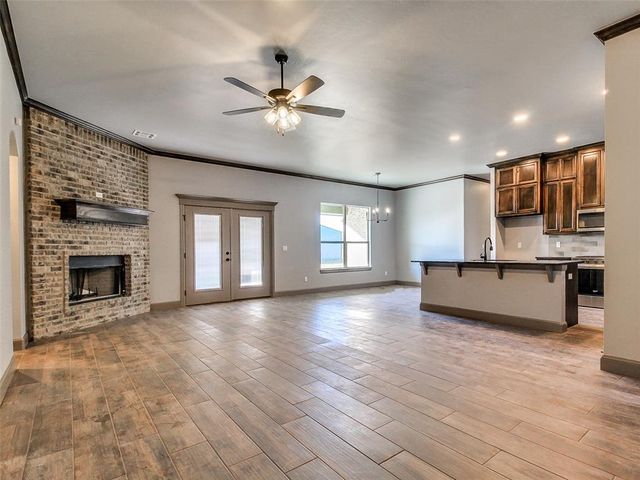 8651 Oak Tree Circle, Edmond, OK 73025