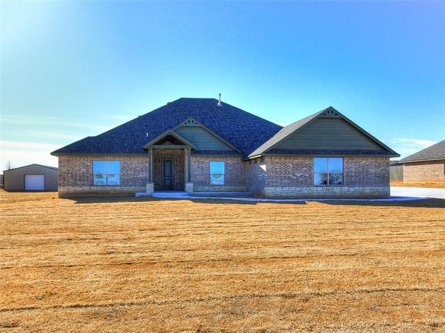 8651 Oak Tree Circle, Edmond, OK 73025