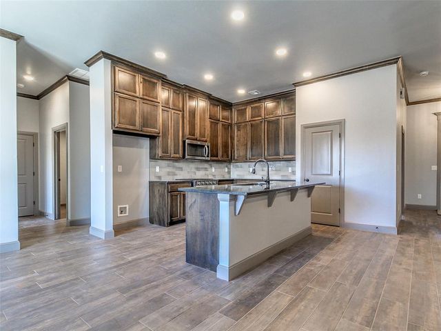 8651 Oak Tree Circle, Edmond, OK 73025