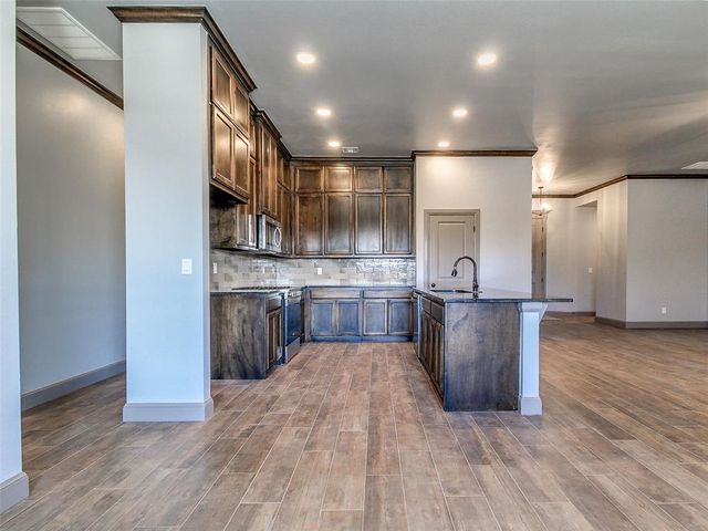 8651 Oak Tree Circle, Edmond, OK 73025