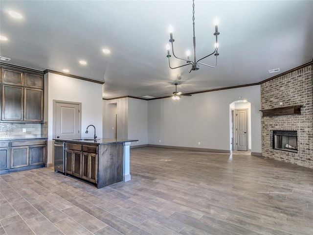 8651 Oak Tree Circle, Edmond, OK 73025