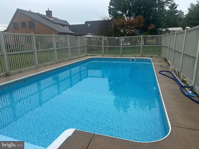 605 FAIR MEADOWS BLVD, Hagerstown, MD 21740