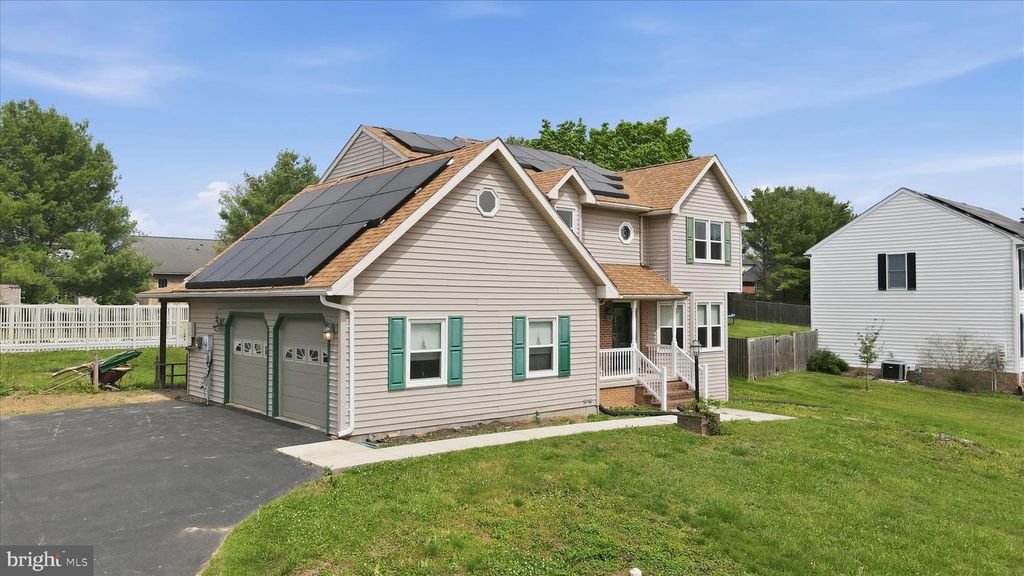 Image 2 of property listing at 605 FAIR MEADOWS BLVD, Hagerstown, MD 21740