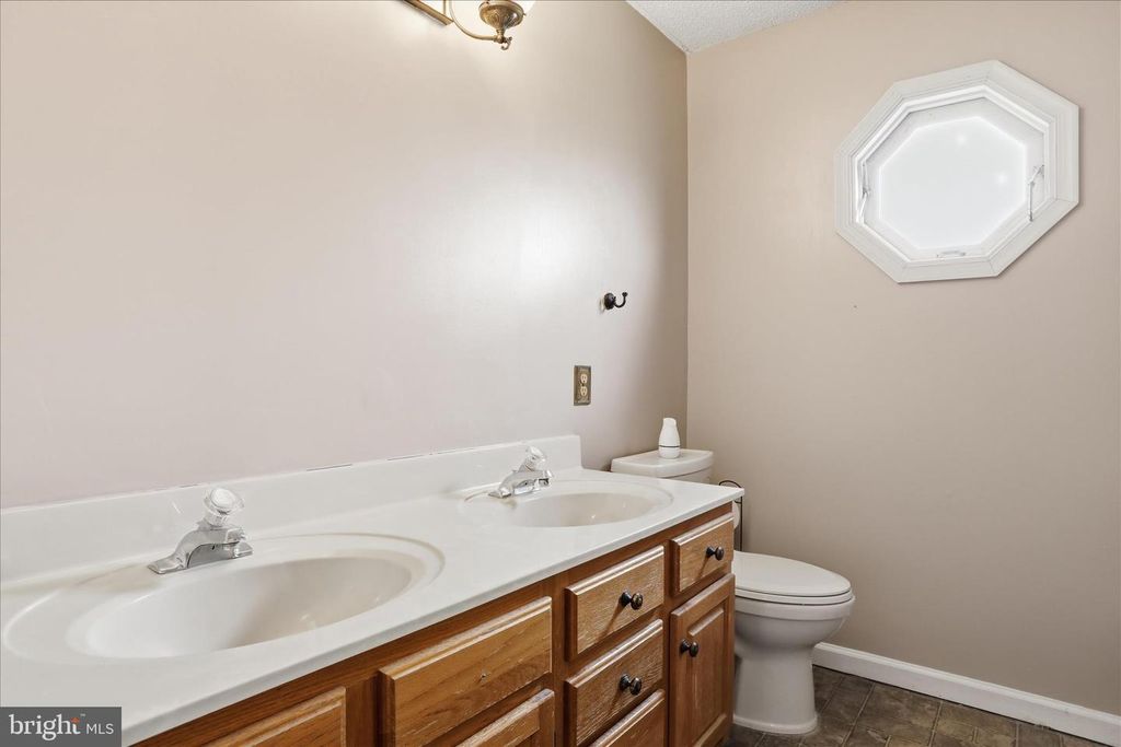 Image 20 of property listing at 605 FAIR MEADOWS BLVD, Hagerstown, MD 21740