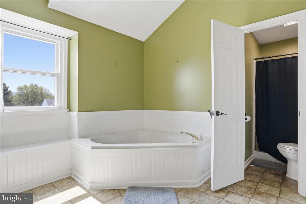 Image 32 of property listing at 605 FAIR MEADOWS BLVD, Hagerstown, MD 21740