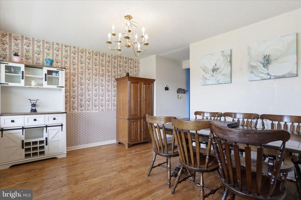 Image 4 of property listing at 605 FAIR MEADOWS BLVD, Hagerstown, MD 21740