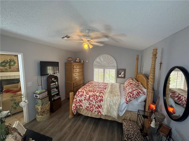 557 Yacht Harbor Drive, Las Vegas, NV 89145