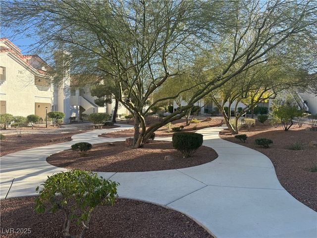 557 Yacht Harbor Drive, Las Vegas, NV 89145