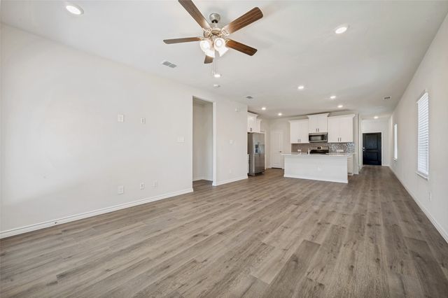 821 Apeldoorn Trail, Little Elm, TX 75068