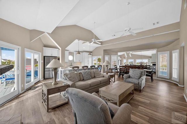 13649 Pirates Beach Blvd, Galveston, TX 77554