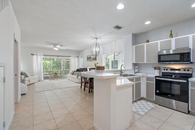 4727 Palmbrooke Circle, West Palm Beach, FL 33417