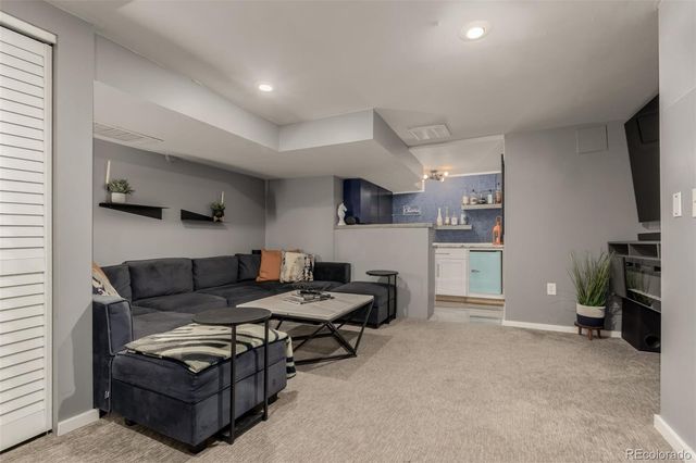 300 S Lincoln Street, Denver, CO 80209