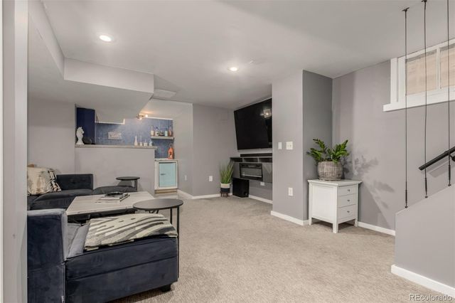 300 S Lincoln Street, Denver, CO 80209