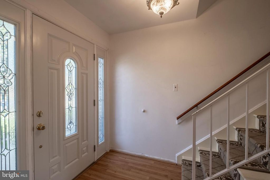 Image 10 of property listing at 9637 HORIZON RUN RD #2-H, Montgomery Village, MD 20886