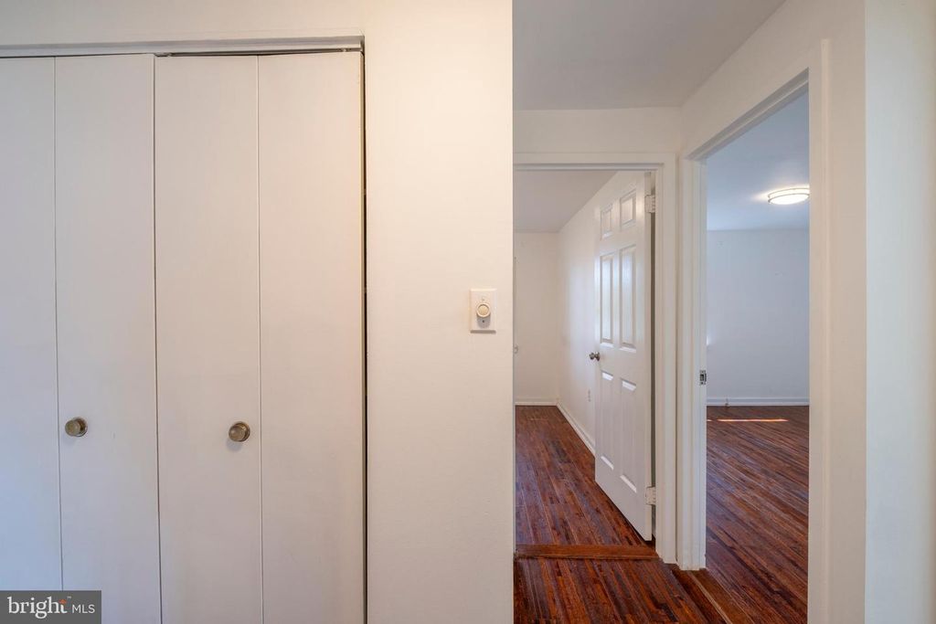 Image 16 of property listing at 9637 HORIZON RUN RD #2-H, Montgomery Village, MD 20886