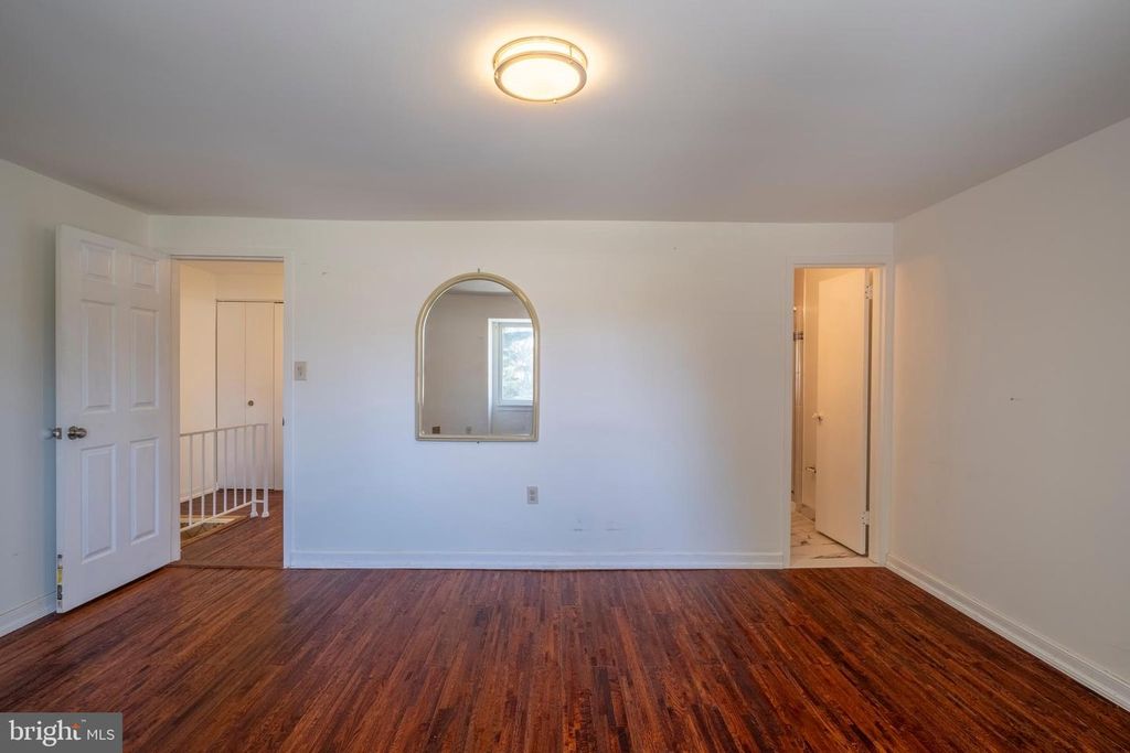 Image 19 of property listing at 9637 HORIZON RUN RD #2-H, Montgomery Village, MD 20886