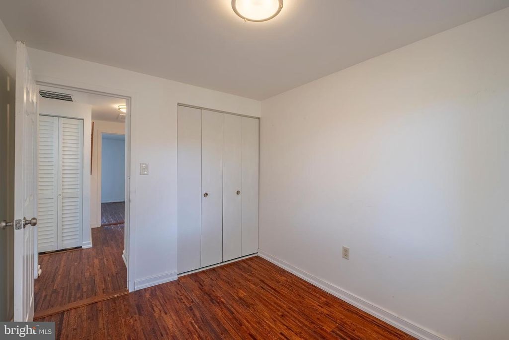 Image 23 of property listing at 9637 HORIZON RUN RD #2-H, Montgomery Village, MD 20886