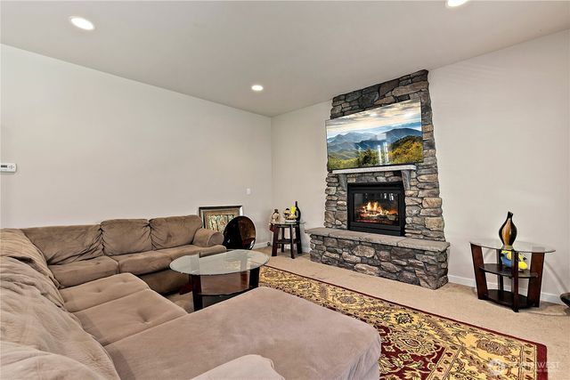 15407 61st Place W, Edmonds, WA 98026