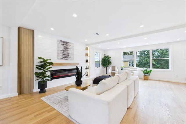 19 Montview Ave, Waltham, MA 02451