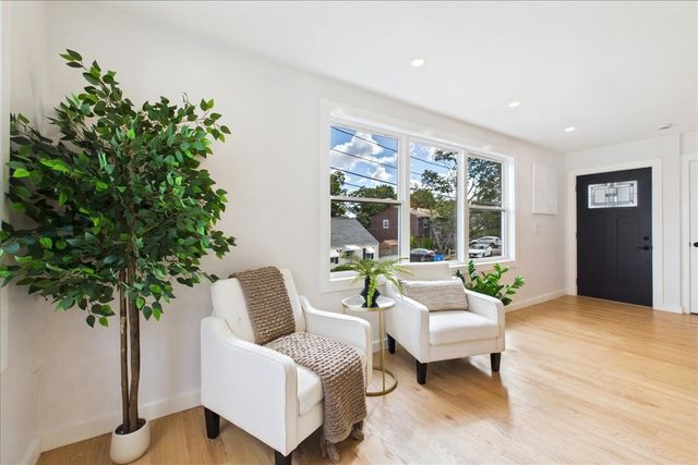 19 Montview Ave, Waltham, MA 02451
