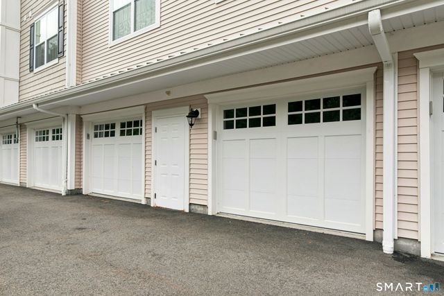 623 Brookside Court 623, Newtown, CT 06470