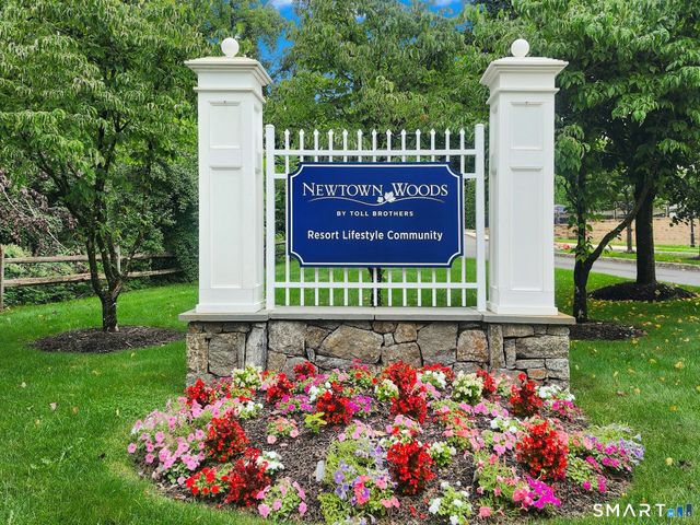 623 Brookside Court 623, Newtown, CT 06470