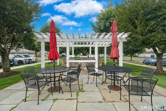 623 Brookside Court 623, Newtown, CT 06470