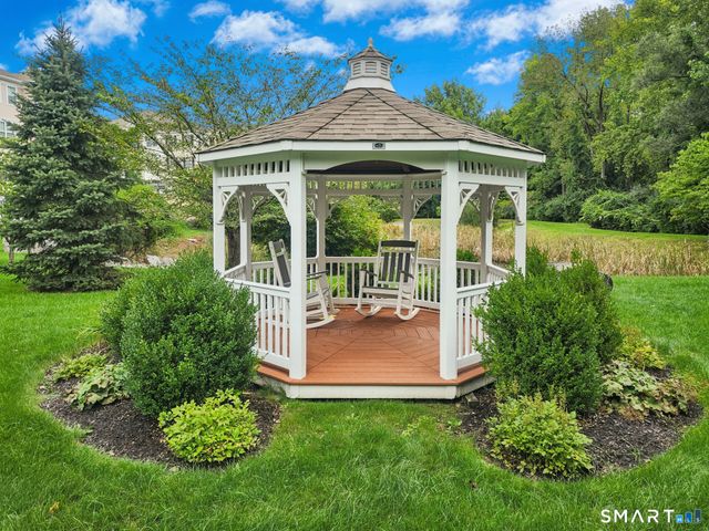 623 Brookside Court 623, Newtown, CT 06470