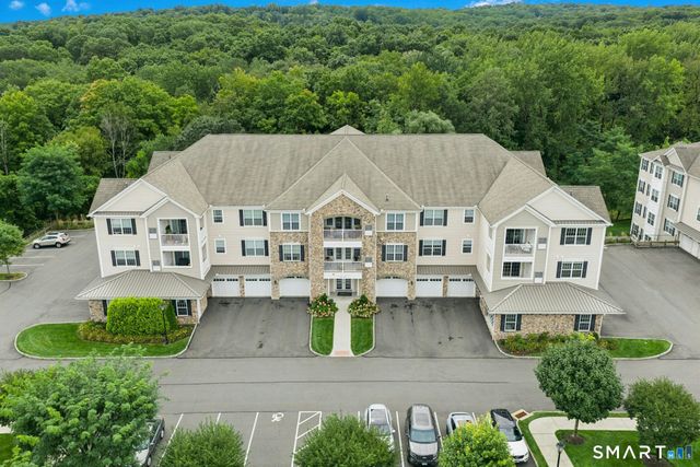 623 Brookside Court 623, Newtown, CT 06470