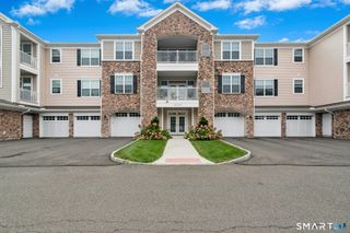 623 Brookside Court 623, Newtown, CT 06470