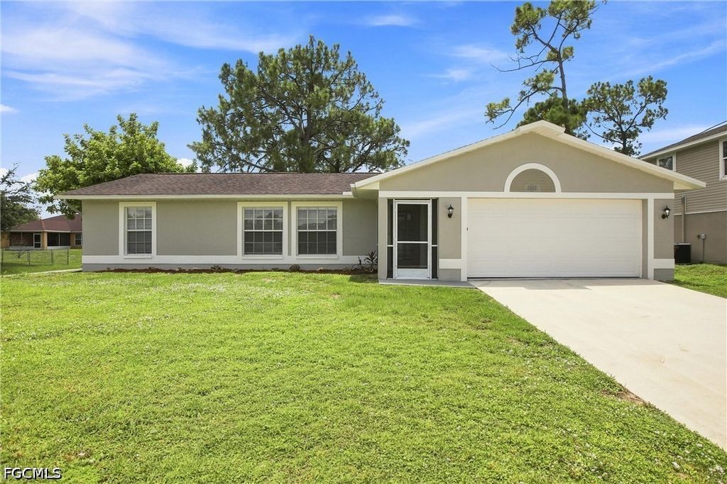 3901 16th ST W, Lehigh Acres, FL 33971