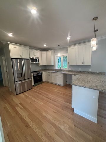 39 Hosmer St, West Boylston, MA 01583