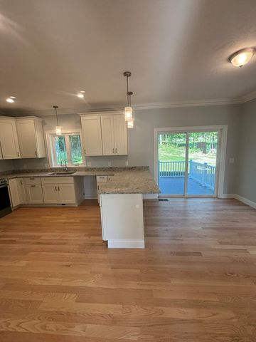 39 Hosmer St, West Boylston, MA 01583