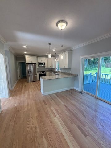 39 Hosmer St, West Boylston, MA 01583