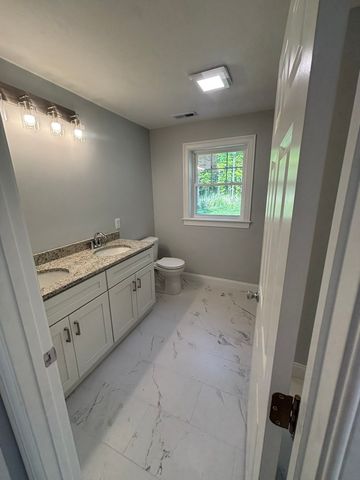 39 Hosmer St, West Boylston, MA 01583