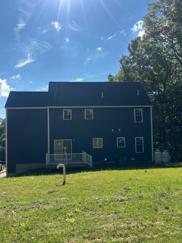 39 Hosmer St, West Boylston, MA 01583