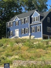 39 Hosmer St, West Boylston, MA 01583