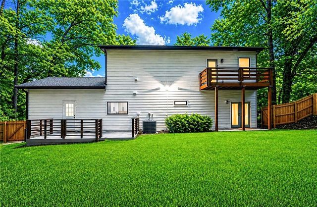 3040 Valley Circle, Decatur, GA 30033