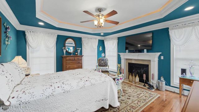 10114 Glen Rose Ct, Louisville, KY 40229