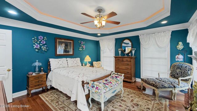 10114 Glen Rose Ct, Louisville, KY 40229